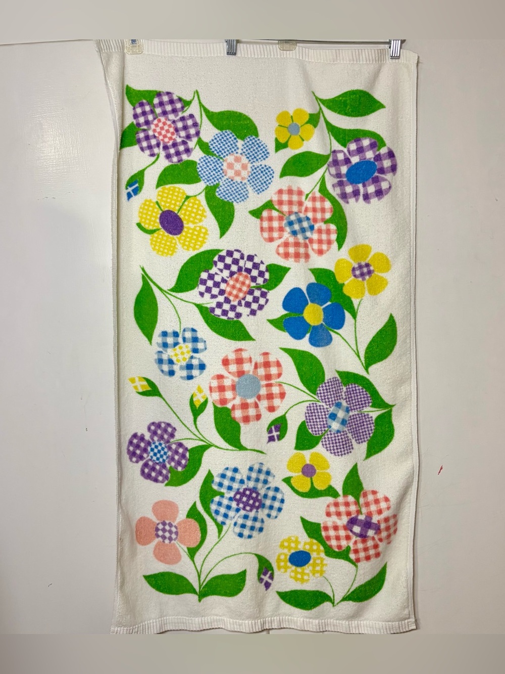 Vintage 70s Anita Wagenvoord Mod Flower Power Burlington Bath Towel